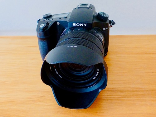 Camera-Sony-RX10iv-01