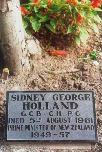 Sid Holland